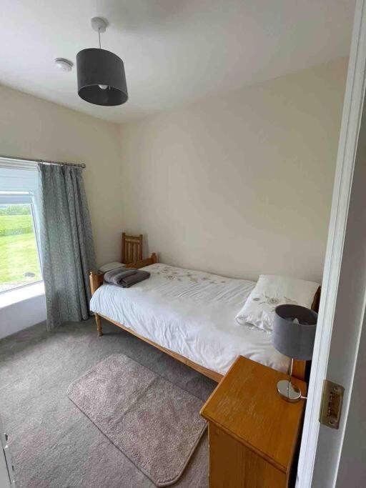 Beautiful Farmhouse An Hour'S Drive From Four Irish Cities クロンメル エクステリア 写真