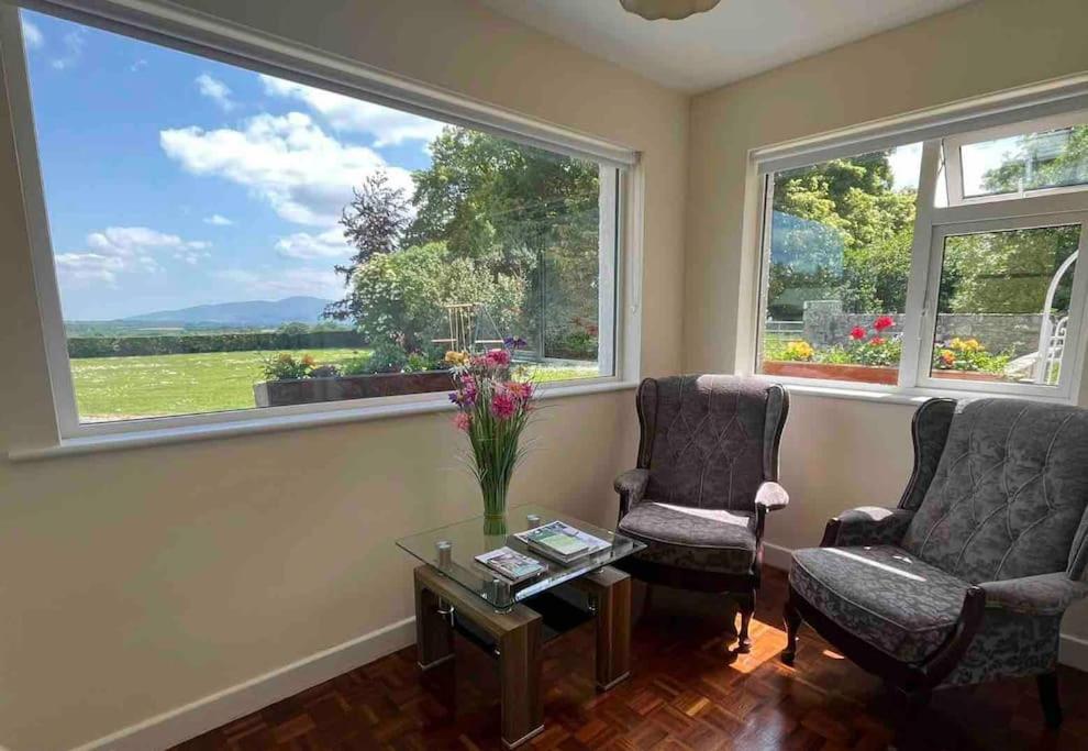 Beautiful Farmhouse An Hour'S Drive From Four Irish Cities クロンメル エクステリア 写真