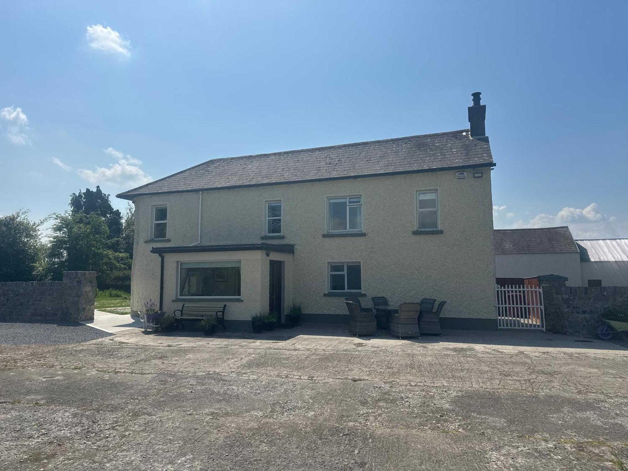 Beautiful Farmhouse An Hour'S Drive From Four Irish Cities クロンメル エクステリア 写真